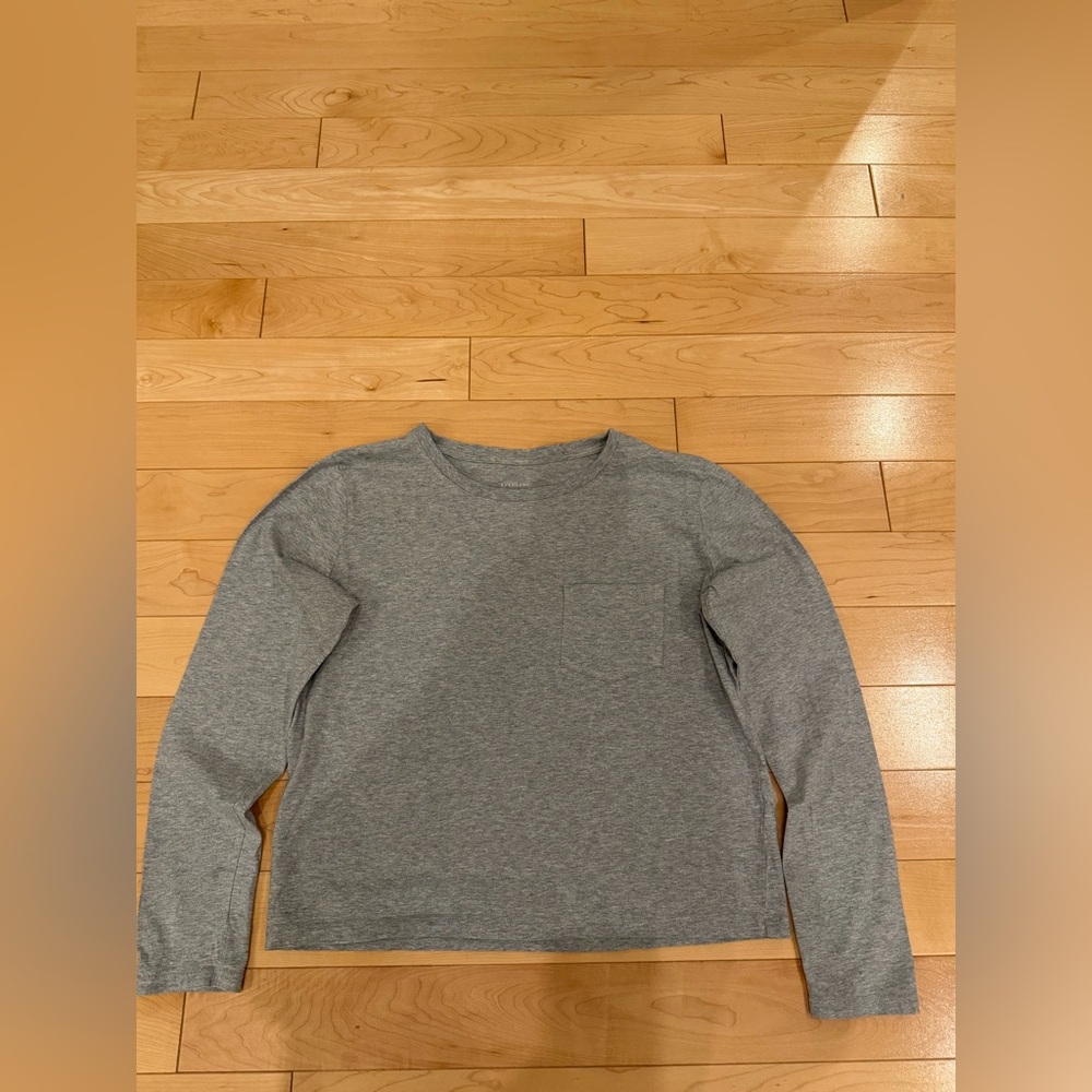 Everlane organic cotton long sleeve pocket tee. Size small.